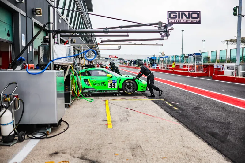Leonardo Caglioni - 2026 - Car Racing - Ebimotors, Porsche, Campionato Italiano GT, Porsche 911 GT3 R - foto 10